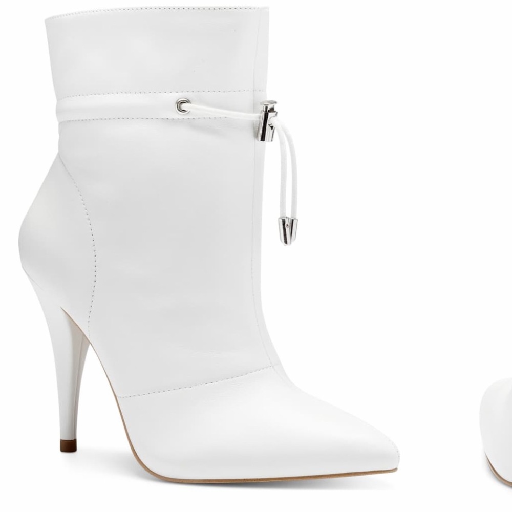 Jessica Simpson kimele booties